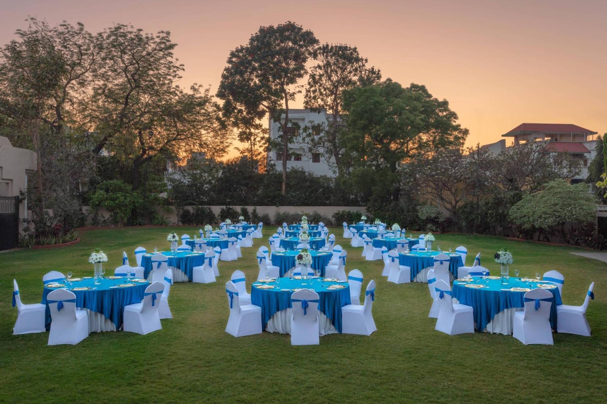 Surat Marriott Hotel Extérieur photo