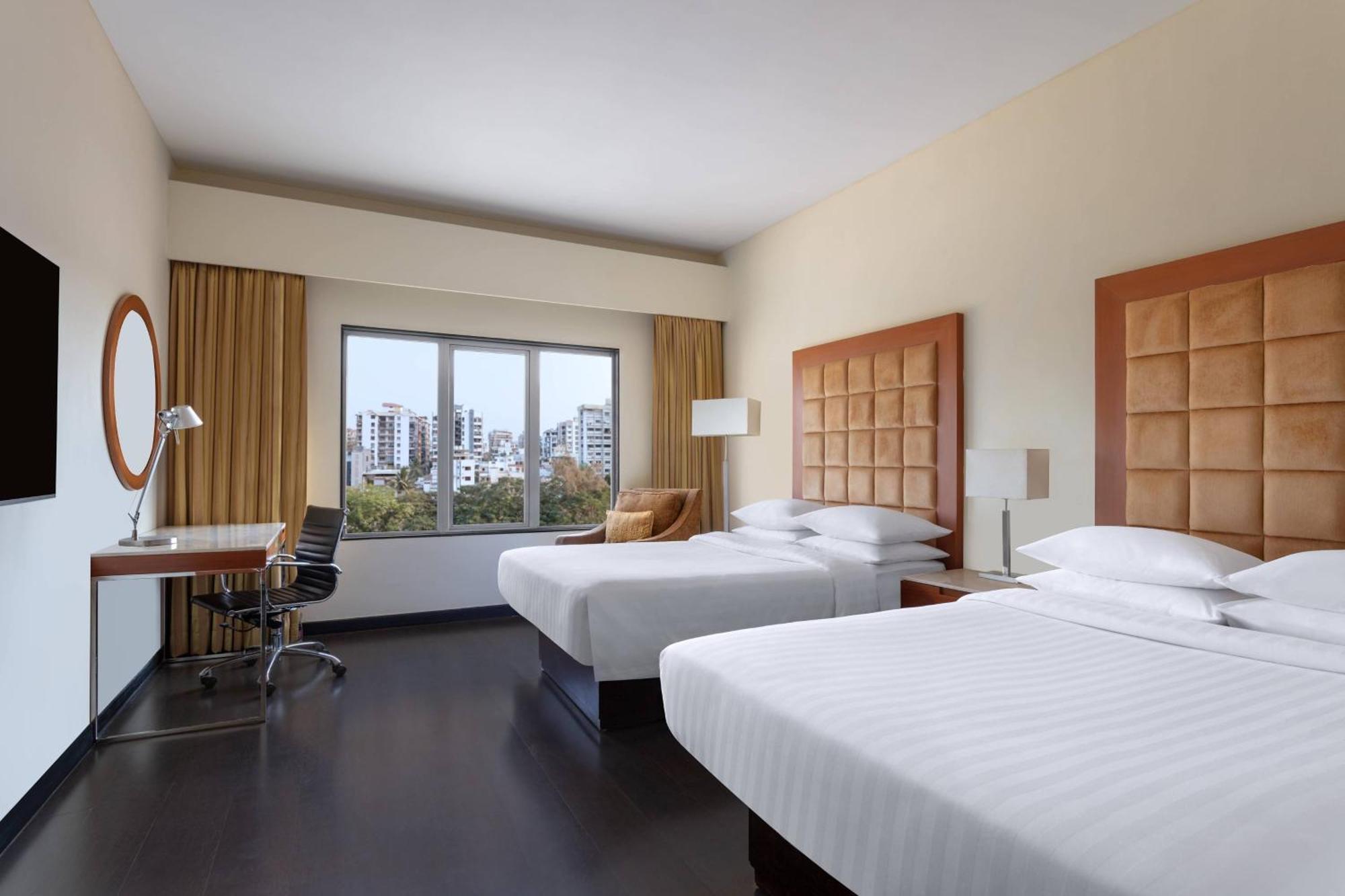 Surat Marriott Hotel Extérieur photo