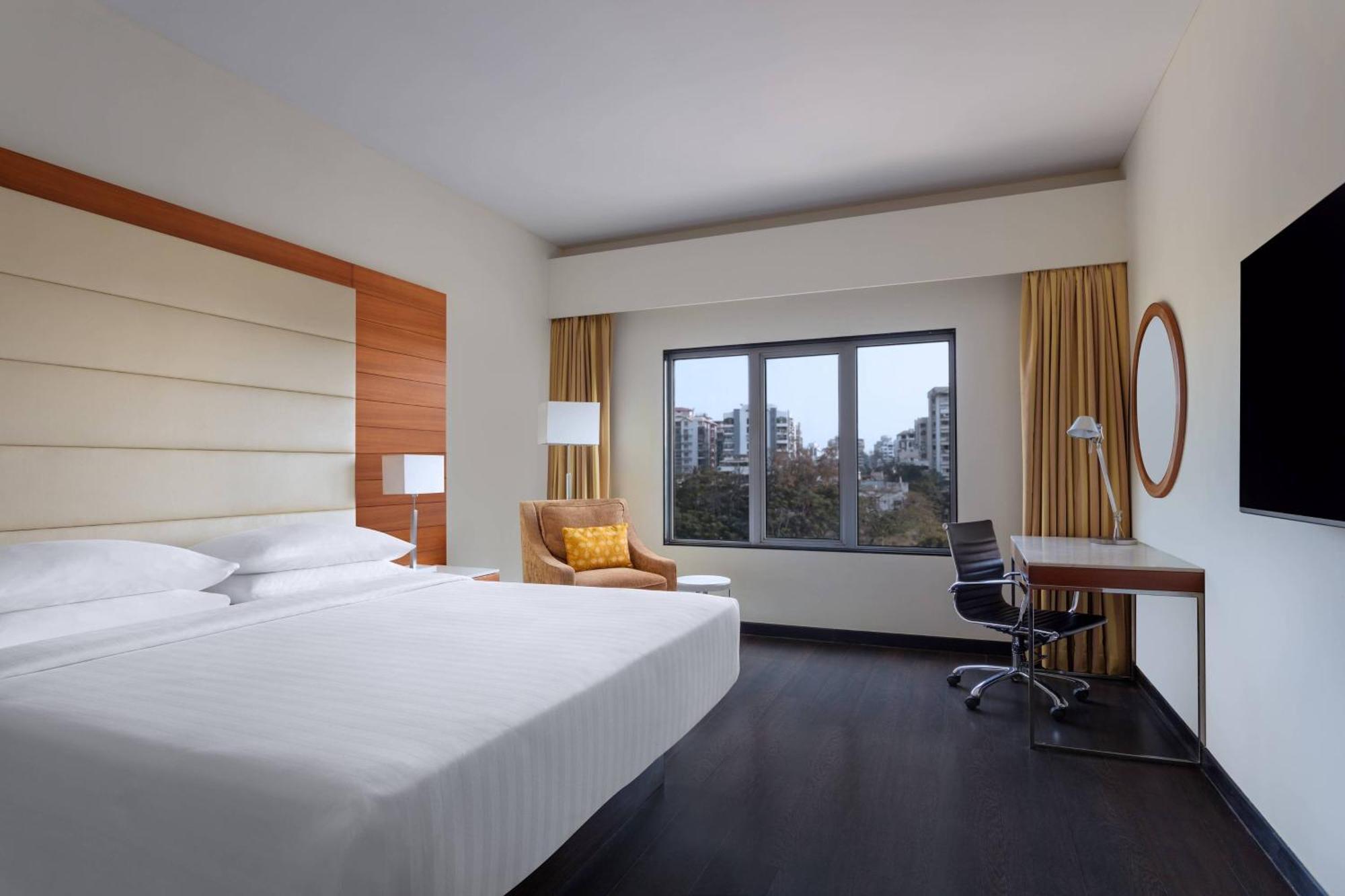 Surat Marriott Hotel Extérieur photo