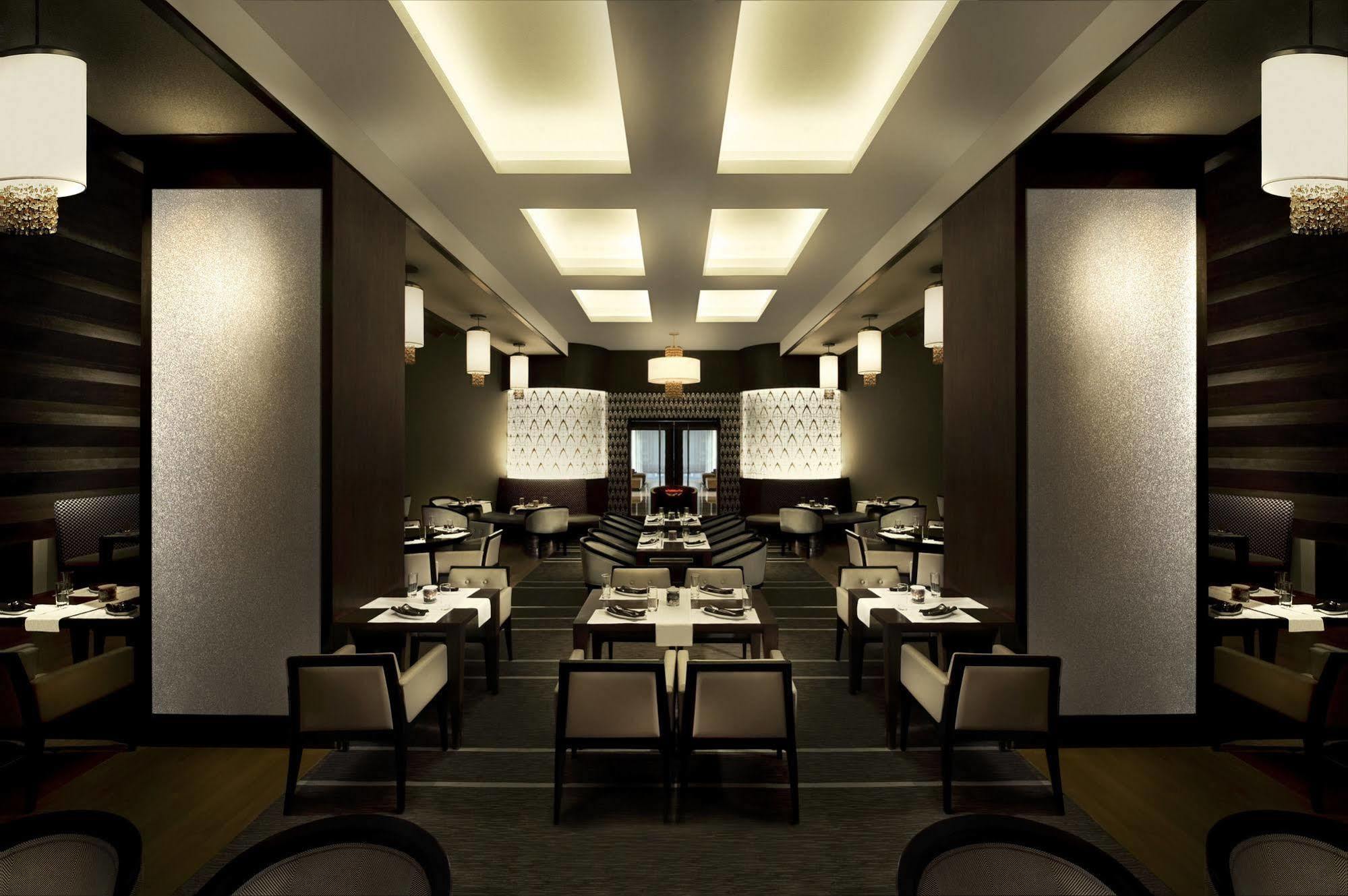 Surat Marriott Hotel Restaurant photo