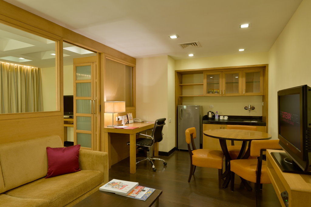Surat Marriott Hotel Extérieur photo