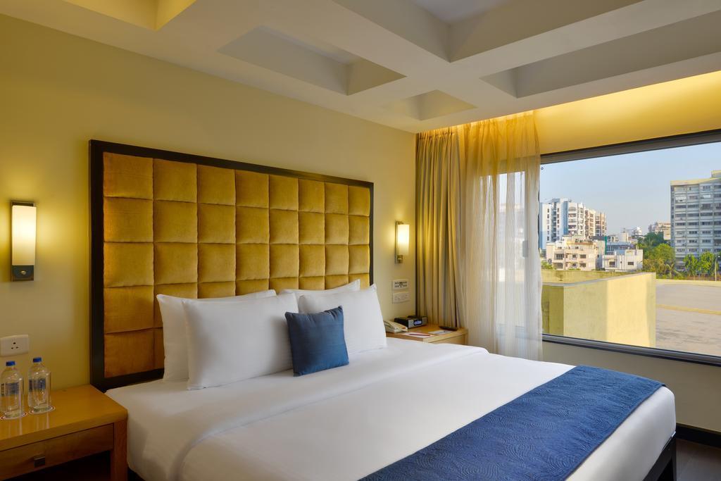 Surat Marriott Hotel Extérieur photo
