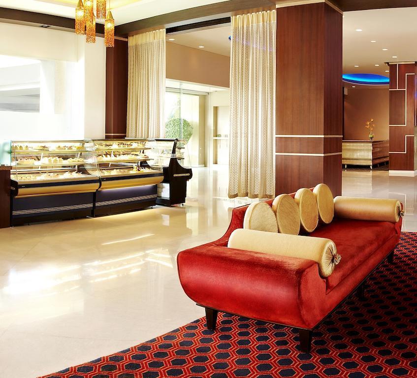 Surat Marriott Hotel Extérieur photo